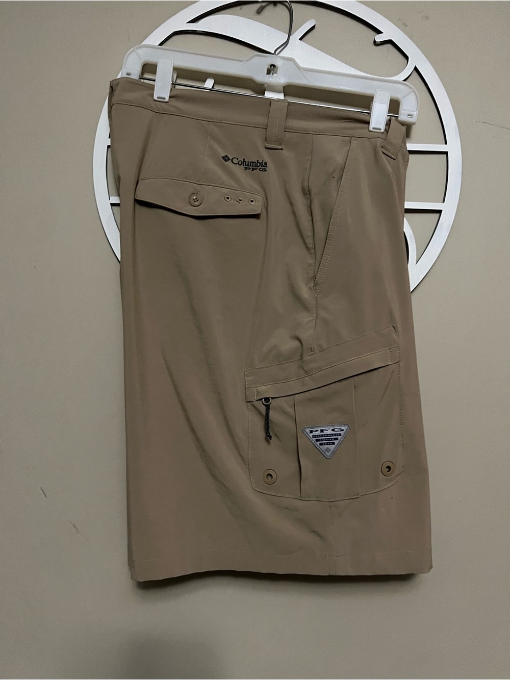 Columbia Men's Tan Cargo Shorts with Multiple Utility Pockets